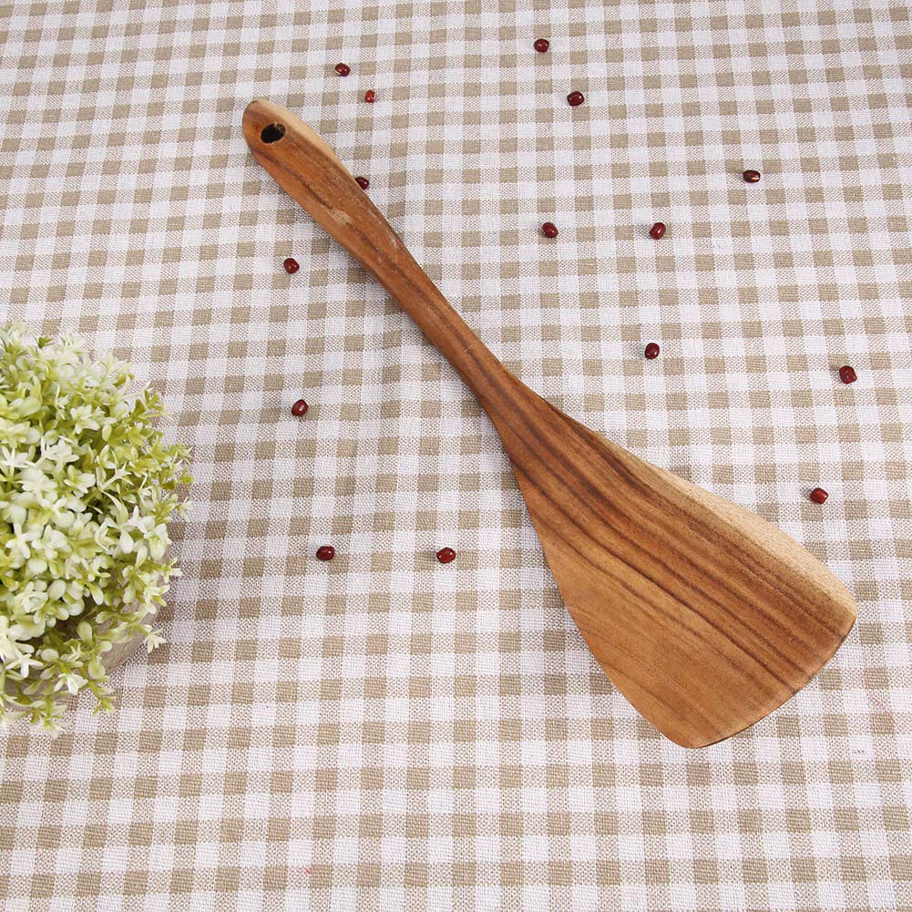 Solid turner with visible brown grain arranged diagonally on checked cloth